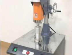 Machine de soudage par ultrasons